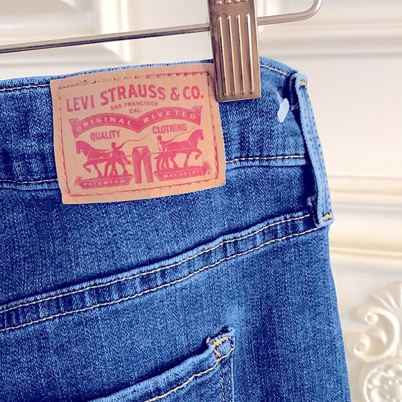 🎉HP🎉🆕»—Levi’s®sculpt—»711 Skinny MidRise Ultimate Look-Amazing Jeans SOLD OUT - Picture 7 of 16